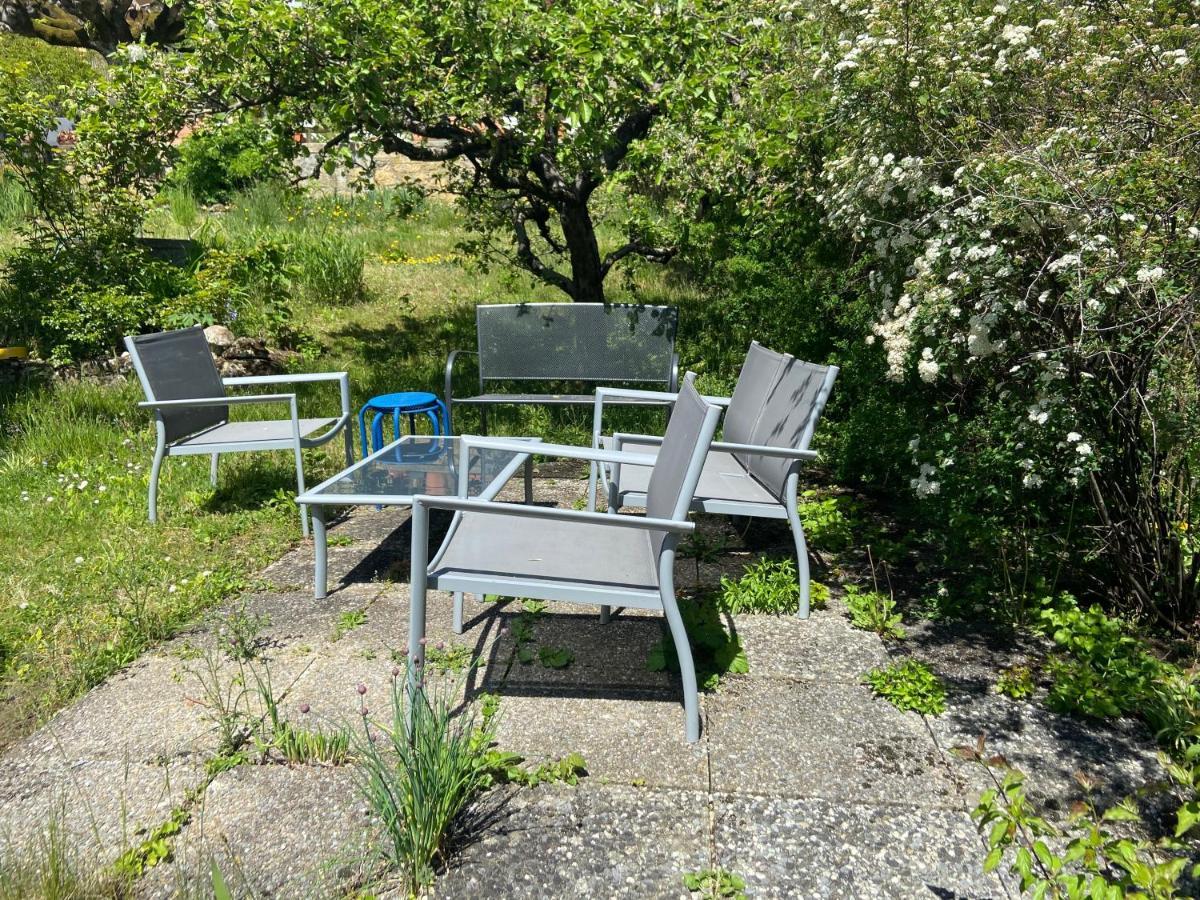 La Maison Bleue A 2 Pas Du Lac Du Neuchatel Hauterive  Экстерьер фото